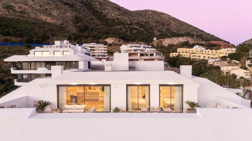 Panorama Luxury Penthouse in Higueron
