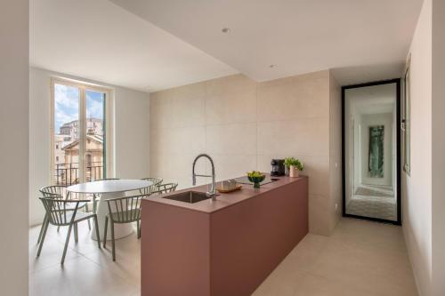 Capo market view luxury apartment