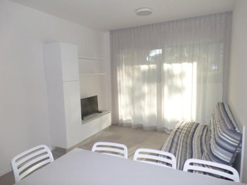 Two-room flat with balcony in a residence-Bibione