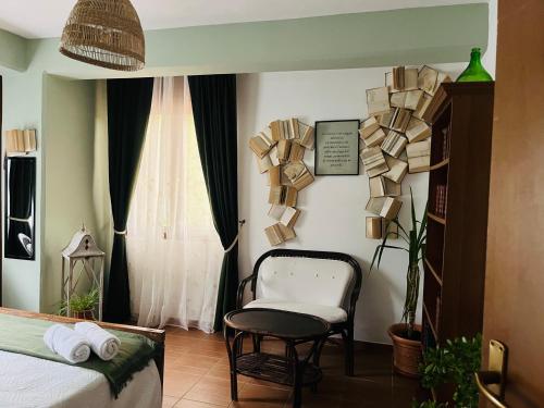 Casa De Crescenzo con piscina in Беллона