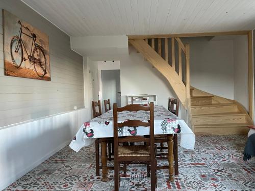 Hotelli välisilme, Gîte du Prés du Pont (Gite du Pres du Pont) in Grandrieu