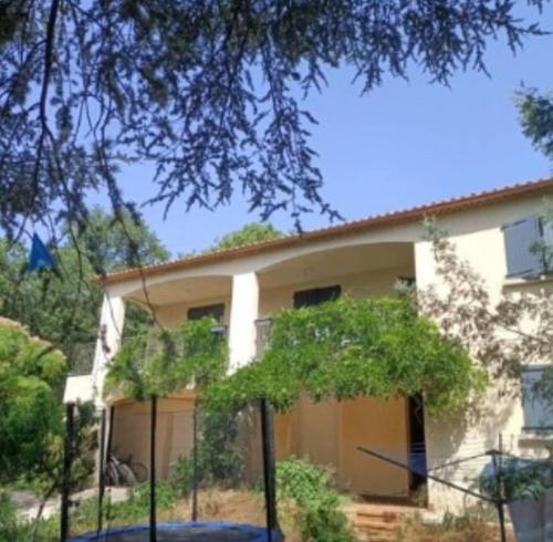 Villa with Forest, Pool, Air Conditioning and Large Garden in Saint-Georges-d'Orques