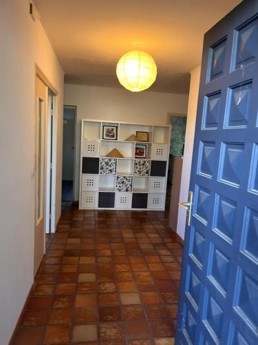 Villa with Forest, Pool, Air Conditioning and Large Garden in Saint-Georges-d'Orques