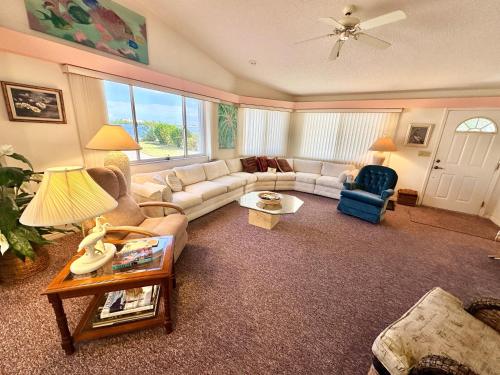 Views for Days 2BR Beach House N1344 in Hutchinson Island (FL)