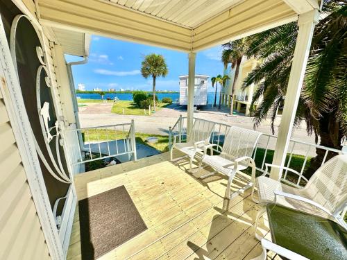 Views for Days 2BR Beach House N1344 in Hutchinson Island (FL)