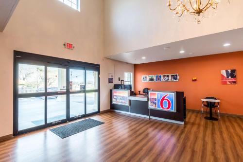 Létesítmények, Motel 6 Jourdanton, TX in Jourdanton (TX)