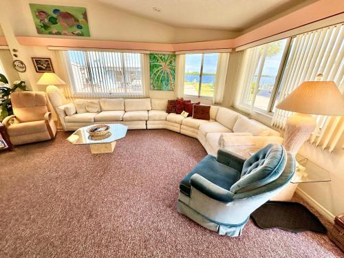 Views for Days 2BR Beach House N1344 in Hutchinson Island (FL)