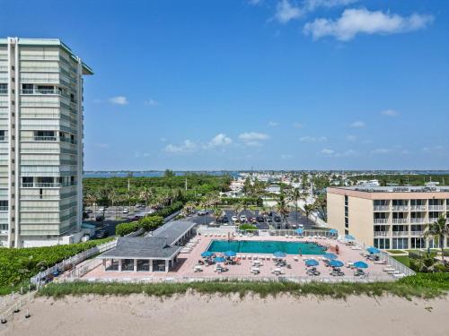 Views for Days 2BR Beach House N1344 in Hutchinson Island (FL)