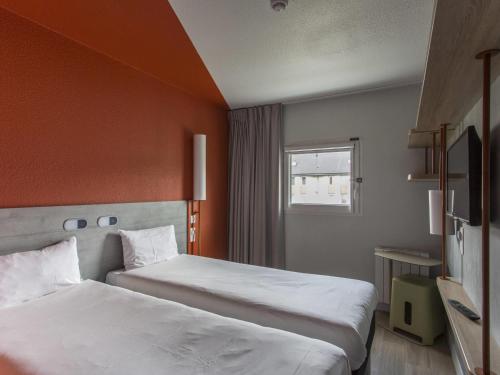 ibis budget Senlis - Tap to explore photos