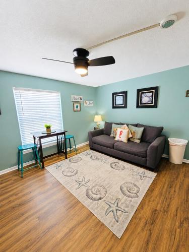 Ocean Breeze Retreat – khách sạn tại Bãi biển North Myrtle