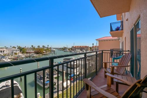 منتجع ماديرا باي (Madeira Bay Resort) in Madeira Beach