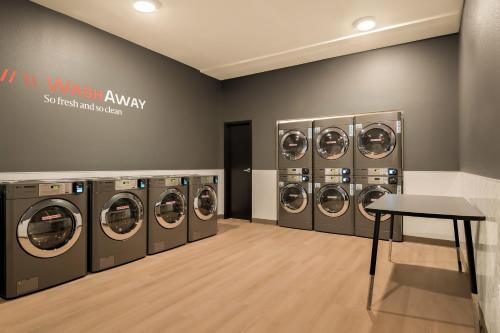 LivAway Suite Tucson in توسون
