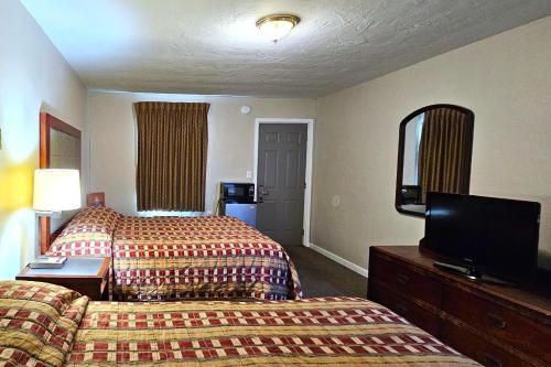 2 queen beds