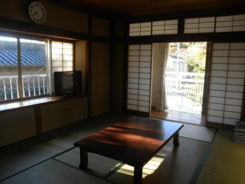 Haranoya Haranoya is perfectly located for both business and leisure guests in Yamanakako. The property offers guests a range of services and amenities designed to provide comfort and convenience. Service-mind