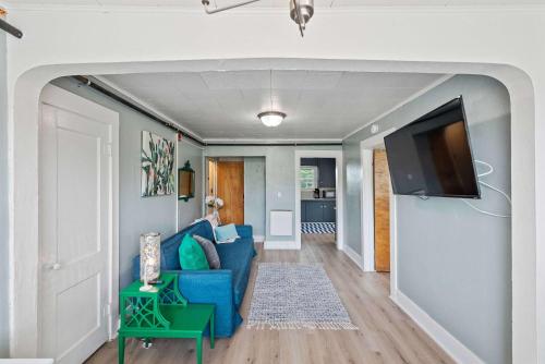 #StayinMyDistrict Heritage House Suite in Coos Bay
