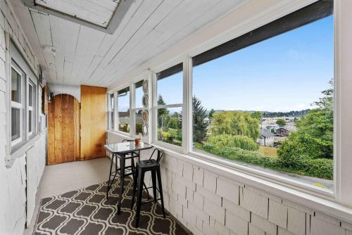 #StayinMyDistrict Heritage House Suite in Coos Bay