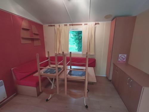 Ēdiens un dzērieni, Hébergement nature en mobile home vintage sur camping municipal sans drap (Hebergement nature en mobile home vintage sur camping municipal sans drap) in Abbaretz