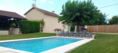 Dārzs, Maison Brunetière (Maison Brunetiere) in Availles-Limouzine