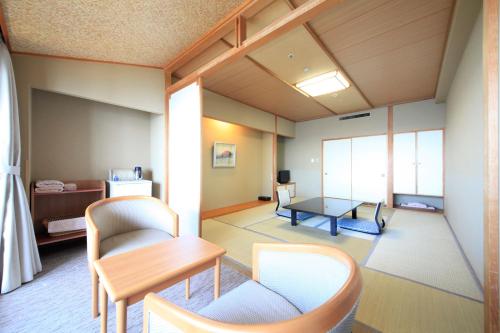 City View Japanese Style Room for 4 People with 8 Tatami