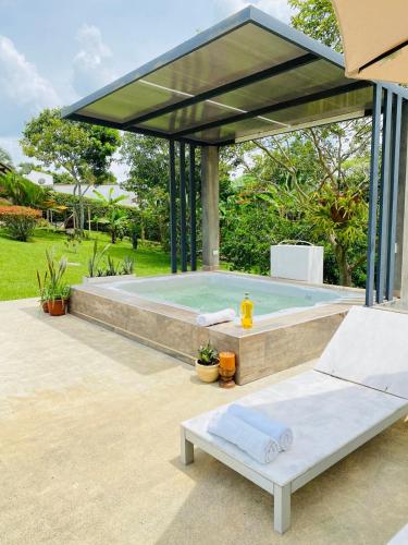Refugio Botanico en Cerritos pereira Jacuzzi y naturaleza in Cerritos