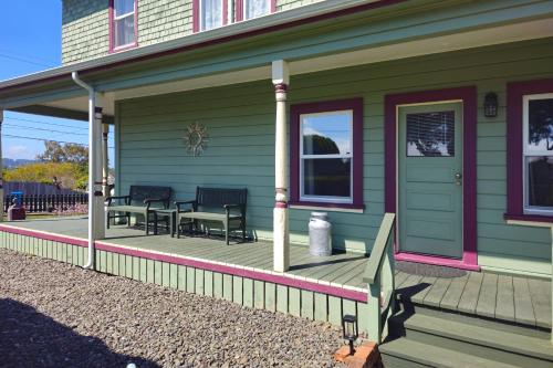 'Bella Rose' Lovely Eureka Home Near Redwoods! in King Salmon (CA)