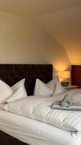 100 qm Ferienwohnung Solgård mit Balkon über den Dächern Tönnings, nahe St Peter Ording und der Nordsee in Tönning, Deutschland
