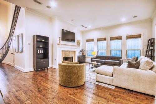 NEW Dallas LuxeRetreat House in Highland Park West in Highland Park