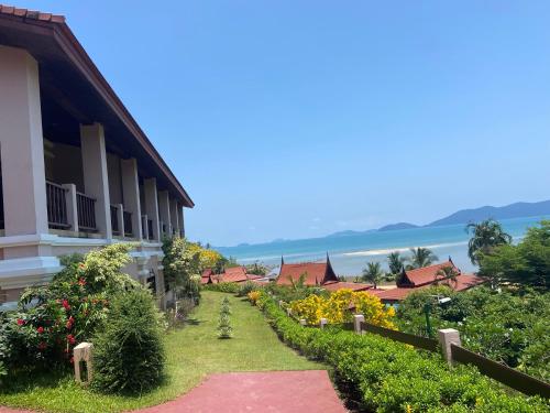 Exterior view of Chang Santi Apartments