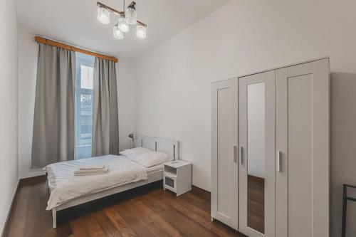 Heritage Building Private Room, AC, w Kitchen, Прага