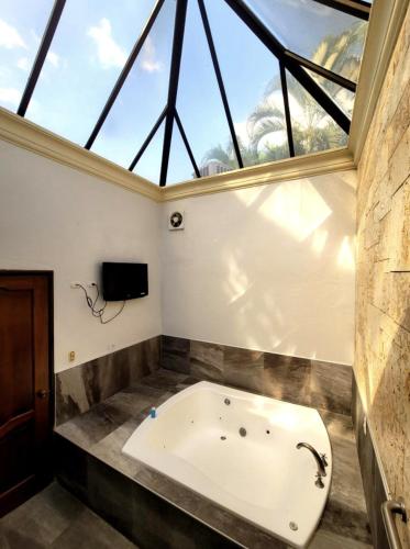 Horus Aparta Hotel in Сант'яго де лос Кабалерос