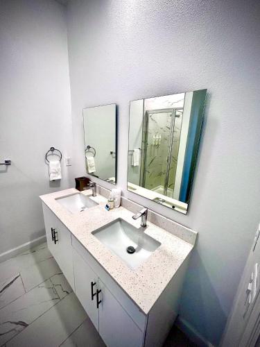 Gone 2 Florida Vacation Homes – Orlando, FL