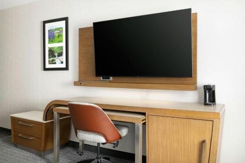 Courtyard by Marriott Concord in Concord, USA