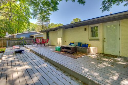 3 Mi to The Battery! Home w/ Spacious Backyard in Smyrna (Georgia)