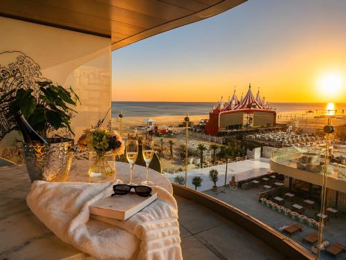 FIRST RESIDENCe, Mamaia