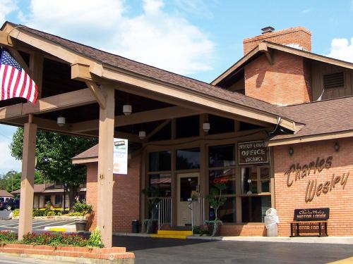 . Charles Wesley Motor Lodge Downtown Broken Bow- Hochatown