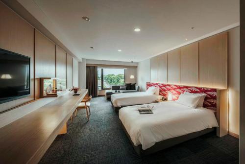 room detail thumbnail 1