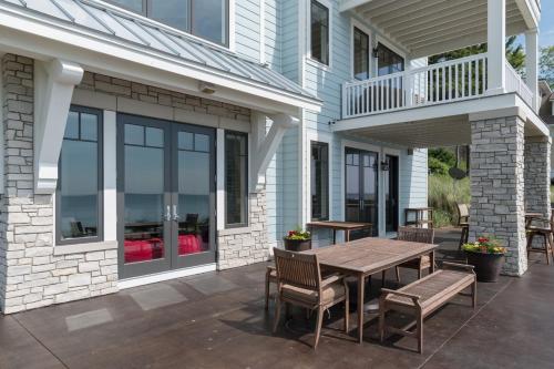 Waters Reach: Family-Friendly Luxury & South Haven’s Best Views - image 13