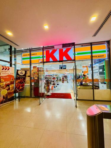 Platinum KLCC by Crystel Suites - image 8