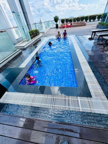Platinum KLCC by Crystel Suites - image 13