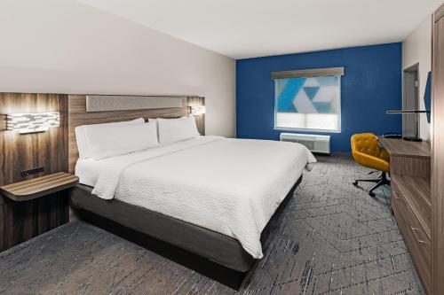 Holiday Inn Express & Suites San Antonio SE by AT&T Center an IHG Hotel - image 33