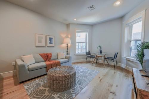 Modern 1bed 1bath in Back Bay