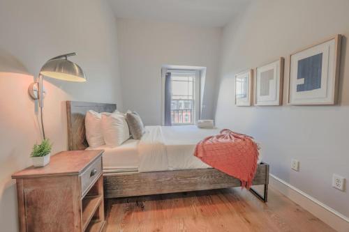 Unbeatable Location Newbury Street 1br