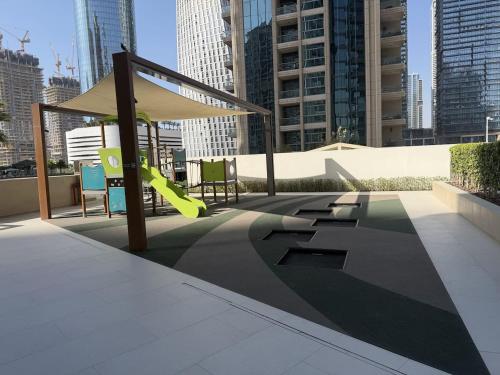 Premium 1 BR Apartment in Dubai Marina - image 13