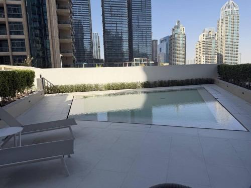 Premium 1 BR Apartment in Dubai Marina - image 8