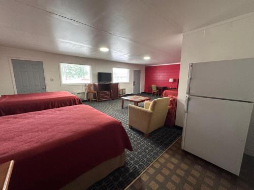 Rodeway Inn - image 39