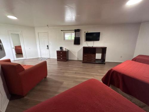 Rodeway Inn - image 30
