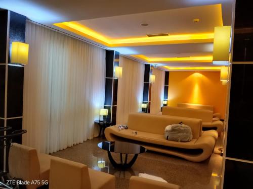 Polly Hotel Saurimo – khách sạn tại Saurimo
