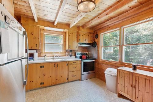 Charloon Cabin - image 32