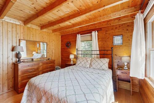 Charloon Cabin - image 20
