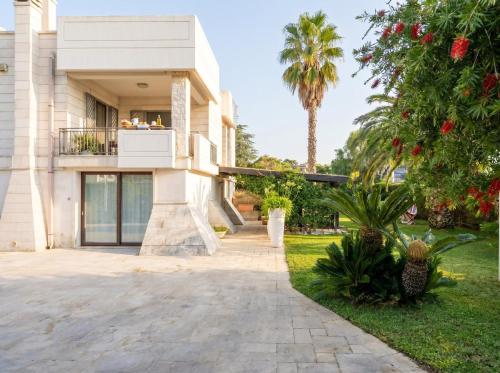 Beatrice - Regal Residence